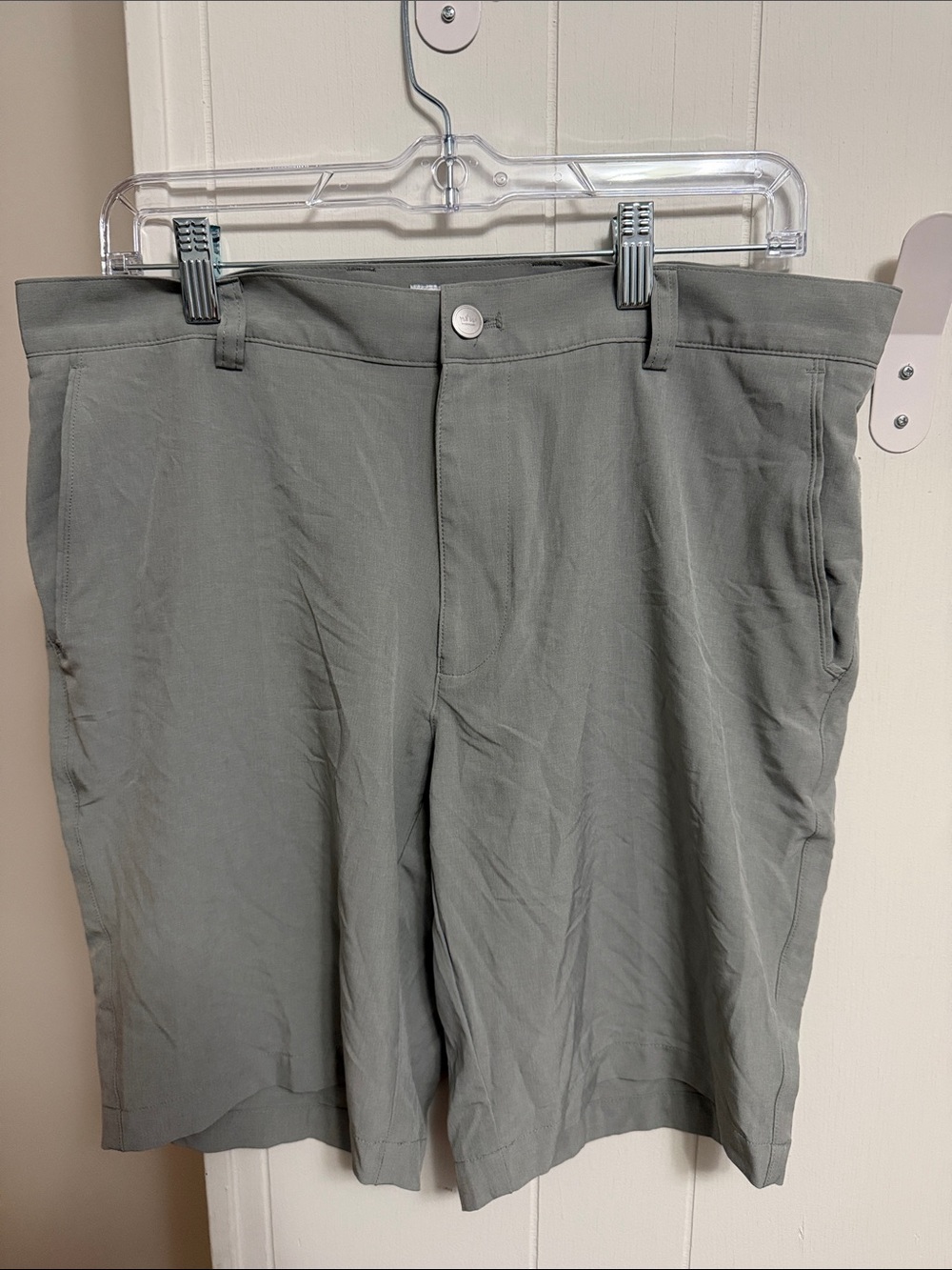 Peter Millar Men's Classic Olive Gray Stretch Shorts